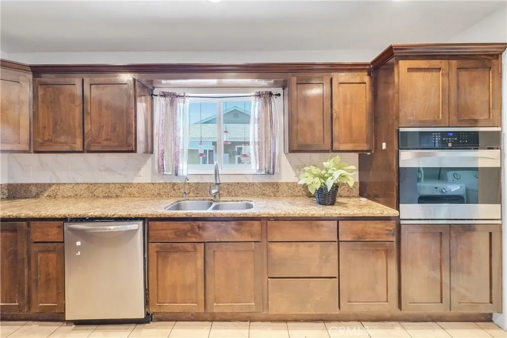 235 S Azusa West Covina, CA 91791