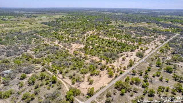 2731 County Road 770 Natalia, TX 78059