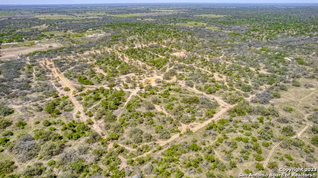 2731 County Road 770 Natalia, TX 78059