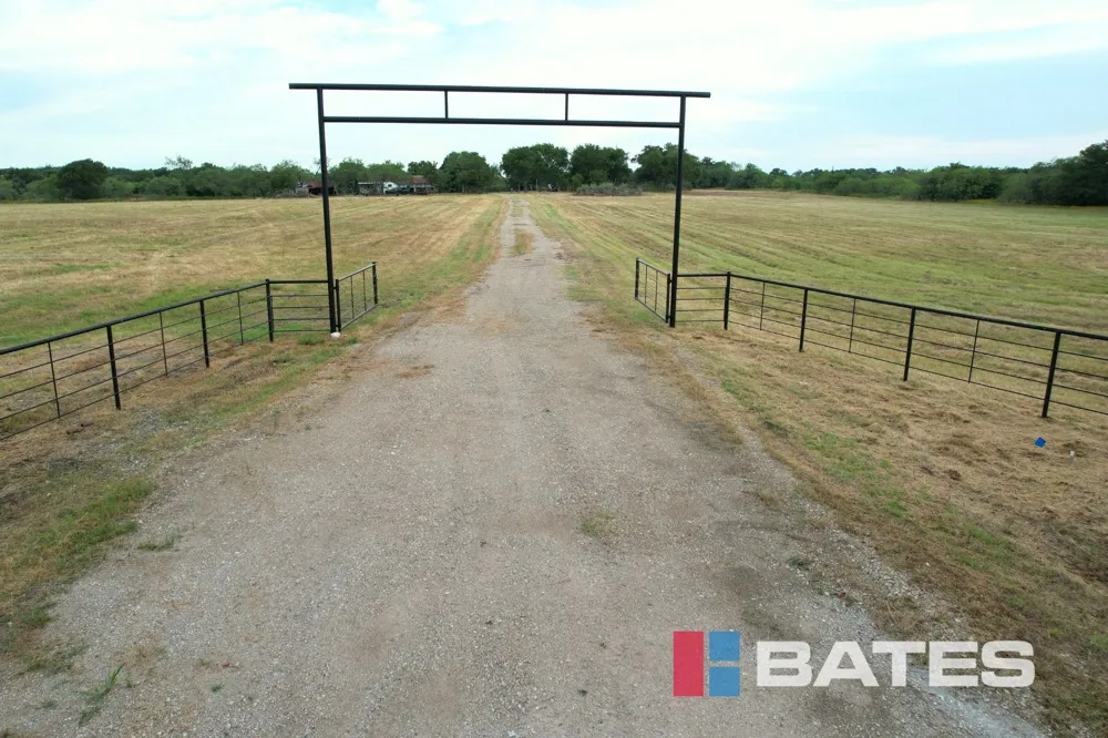 14922 NW County Road Frost, TX 76641