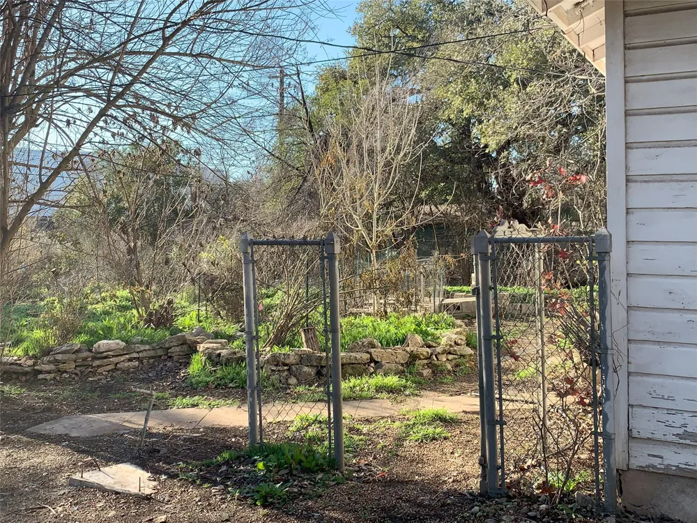 4417 Garnett Street Austin, TX 78745