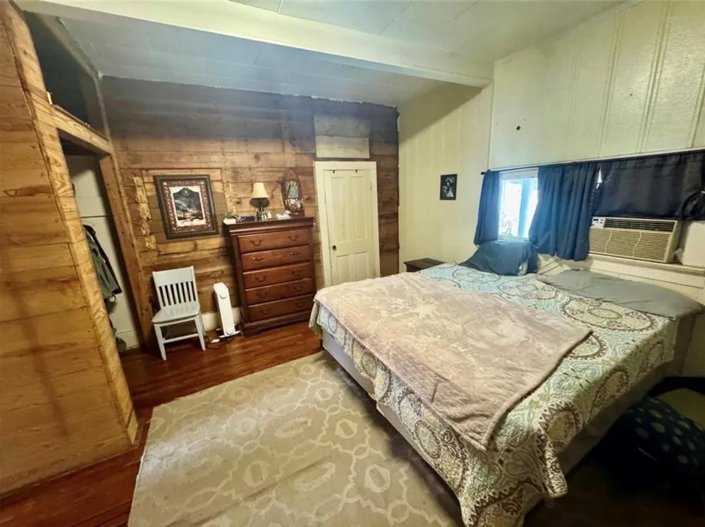 188 Elm Street Blessing, TX 77419