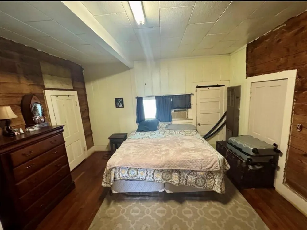 188 Elm Street Blessing, TX 77419