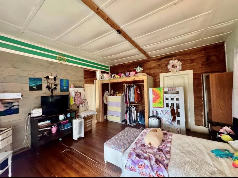 188 Elm Street Blessing, TX 77419