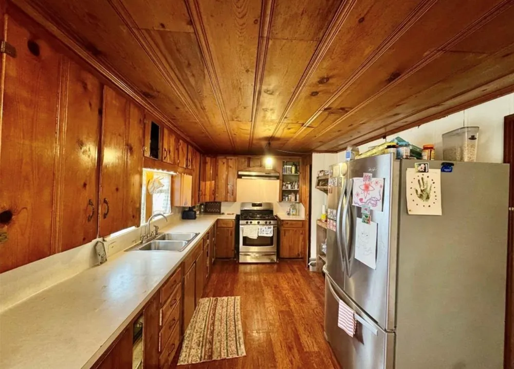 188 Elm Street Blessing, TX 77419