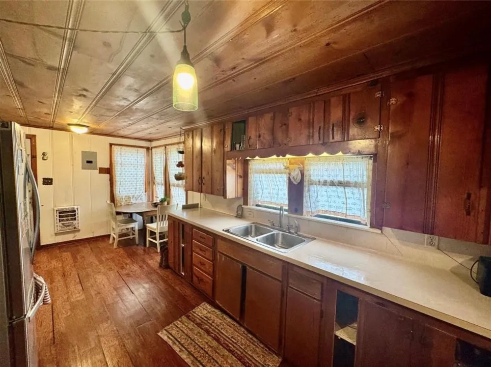 188 Elm Street Blessing, TX 77419