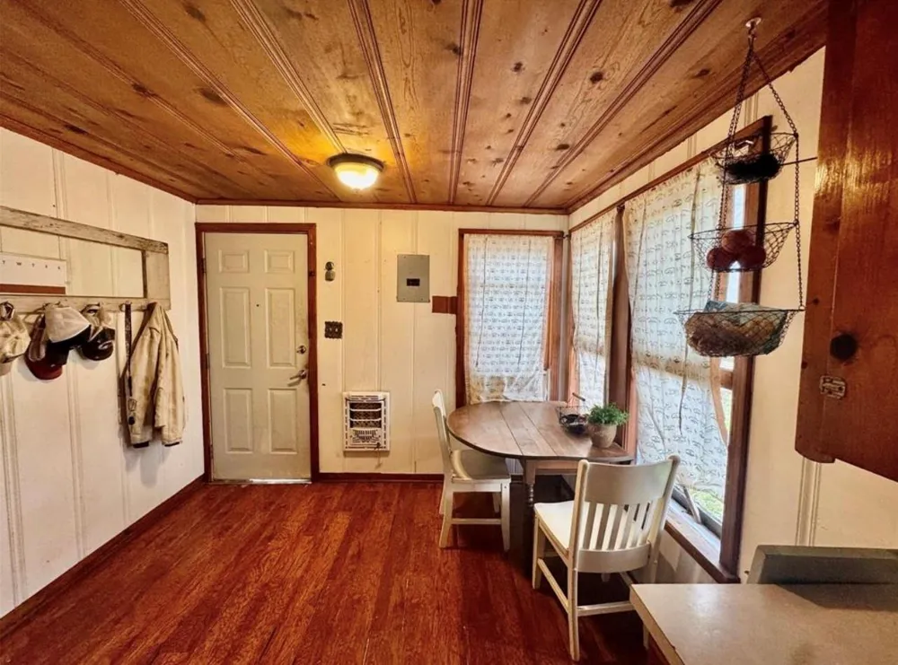 188 Elm Street Blessing, TX 77419