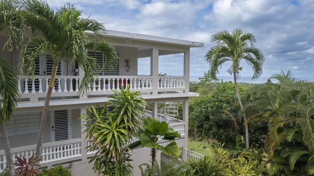 76 MAR VISTA Vieques, PR 00765