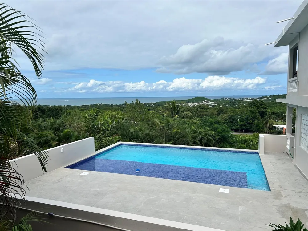 76 MAR VISTA Vieques, PR 00765