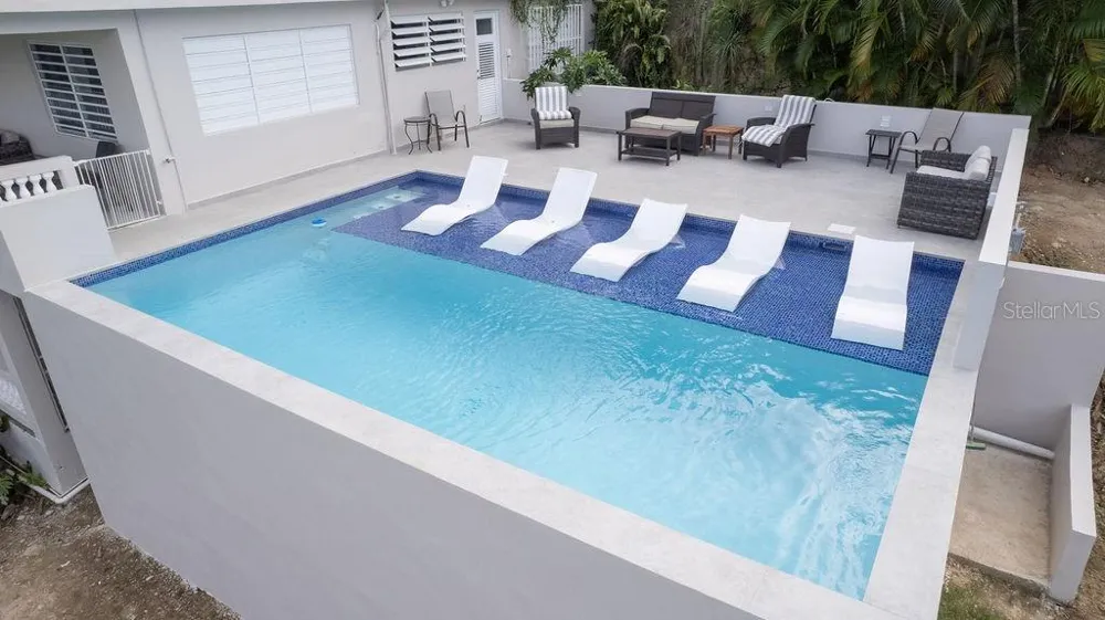 76 MAR VISTA Vieques, PR 00765