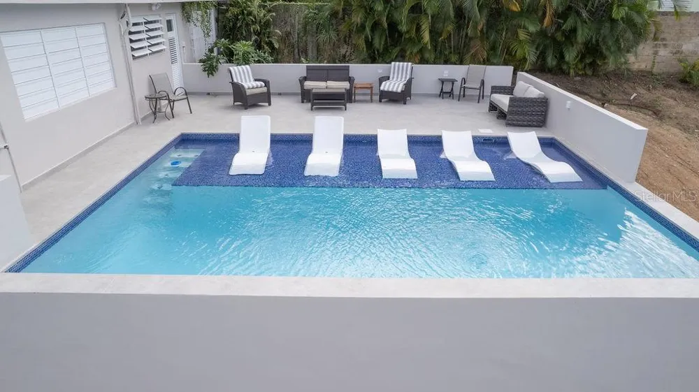 76 MAR VISTA Vieques, PR 00765