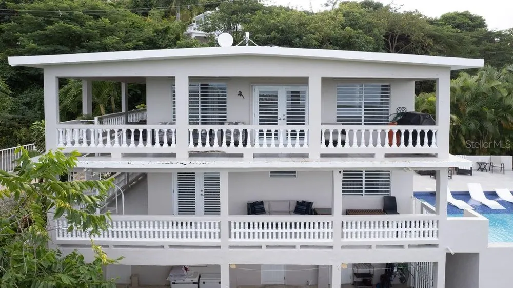 76 MAR VISTA Vieques, PR 00765