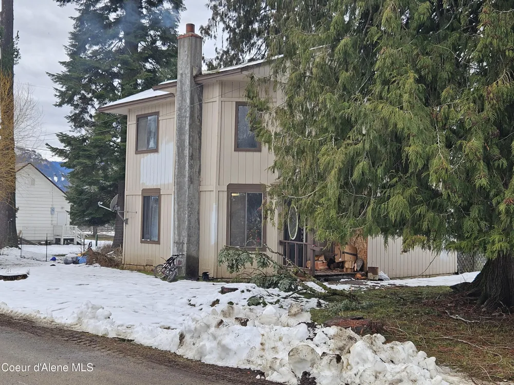 318 E 3rd Avenue Clark Fork, ID 83811