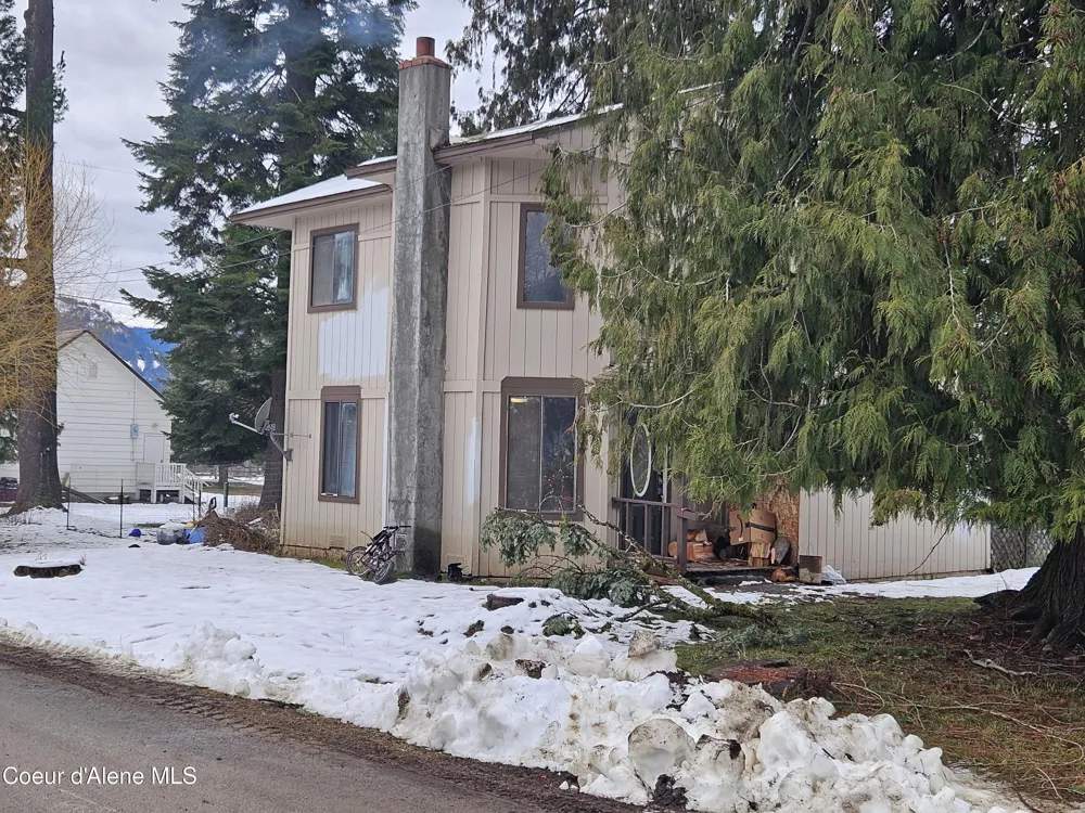 318 E 3rd Avenue Clark Fork, ID 83811