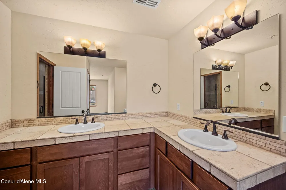 755 Icefall Drive #203 Hayden, ID 83835