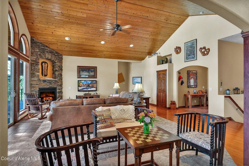 7404 S PANORAMA VIEW DRIVE Harrison, ID 83833