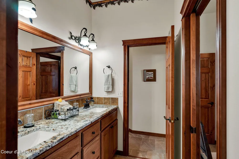 7404 S PANORAMA VIEW DRIVE Harrison, ID 83833