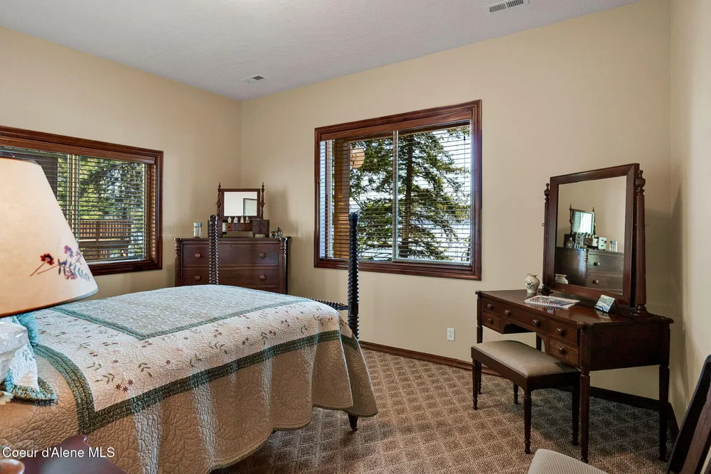 7404 S PANORAMA VIEW DRIVE Harrison, ID 83833