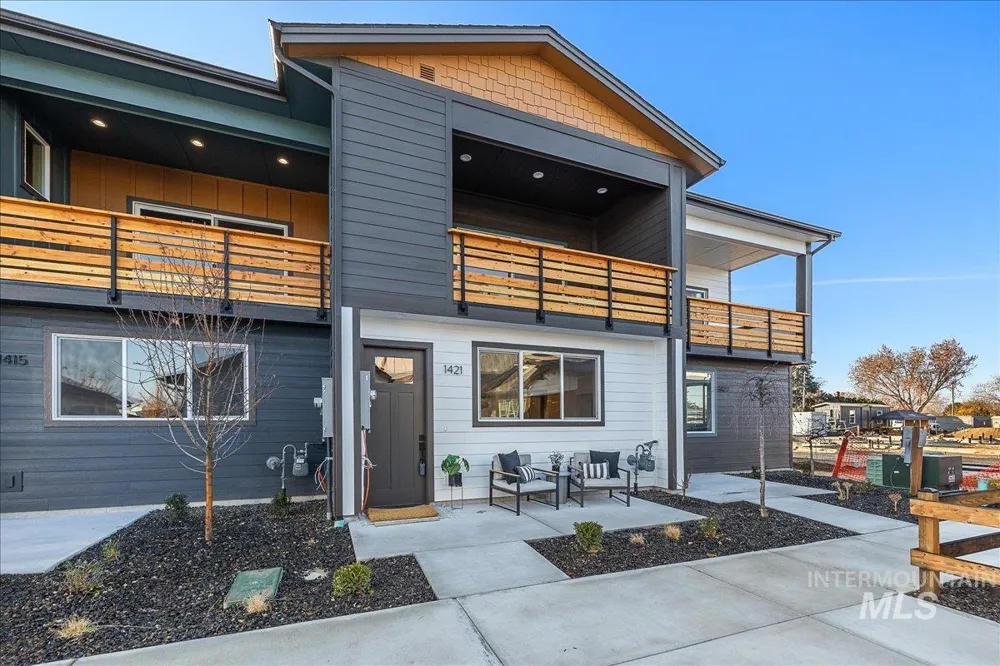 1445 Bluffs Ridge Lane