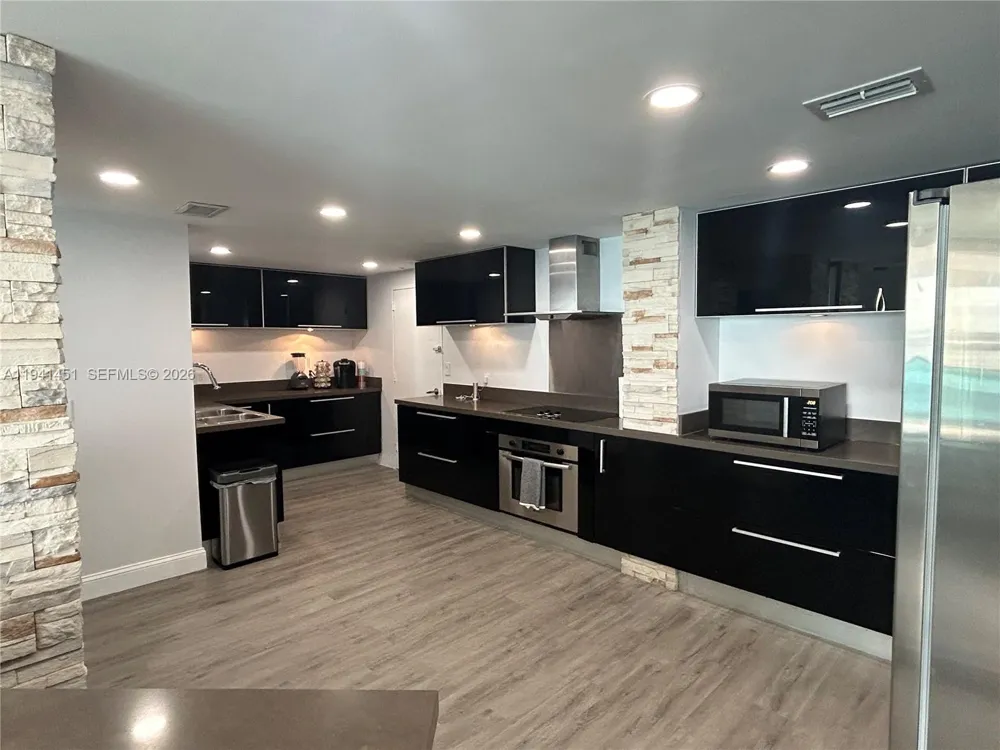 4001 S Ocean Dr #PH11 Hollywood, FL 33019