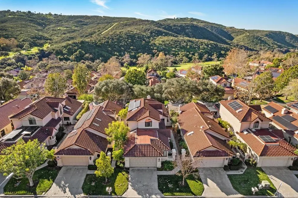 2533 Holly Valley Drive Vista, CA 92084