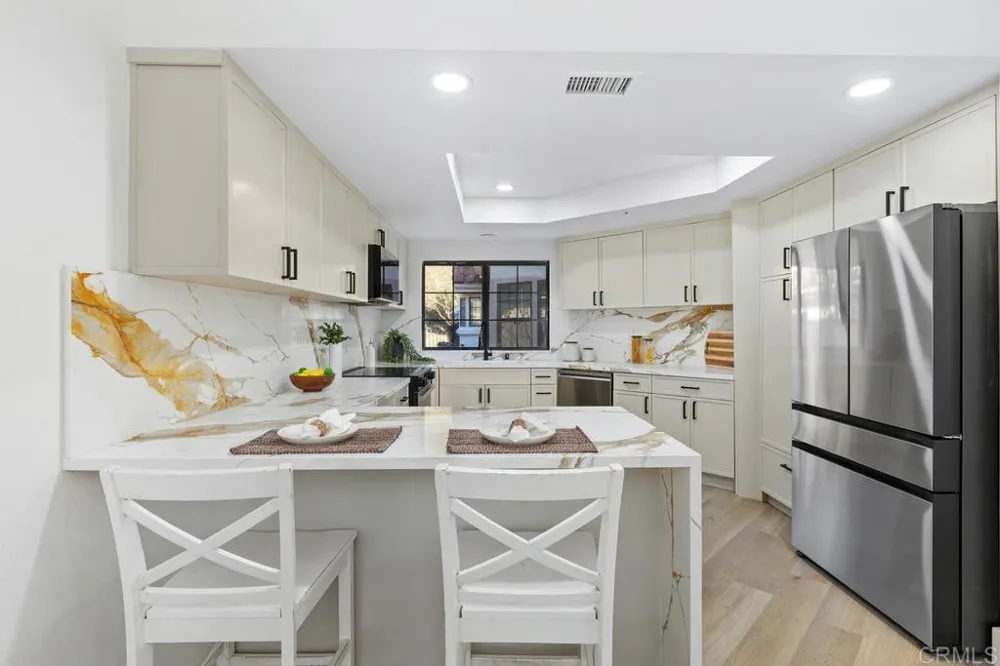 2533 Holly Valley Drive Vista, CA 92084