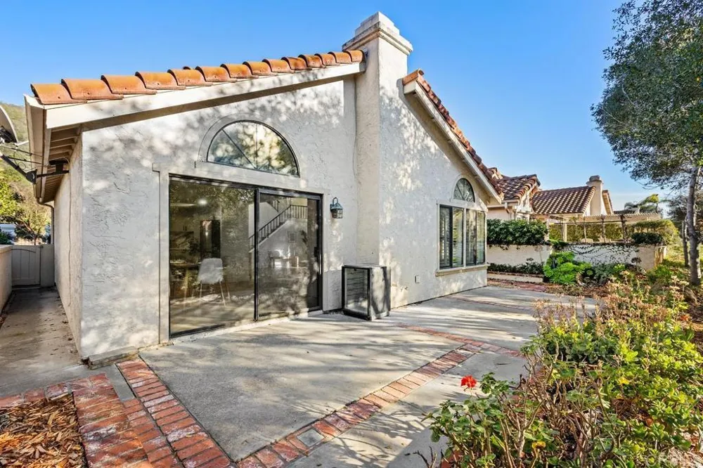 2533 Holly Valley Drive Vista, CA 92084