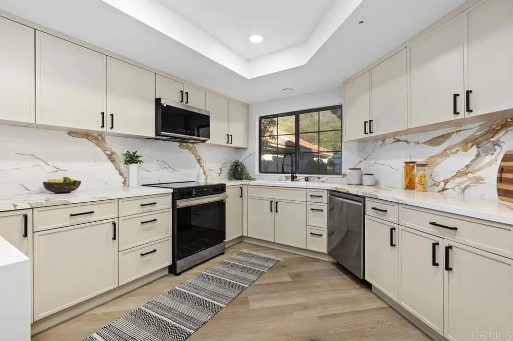 2533 Holly Valley Drive Vista, CA 92084