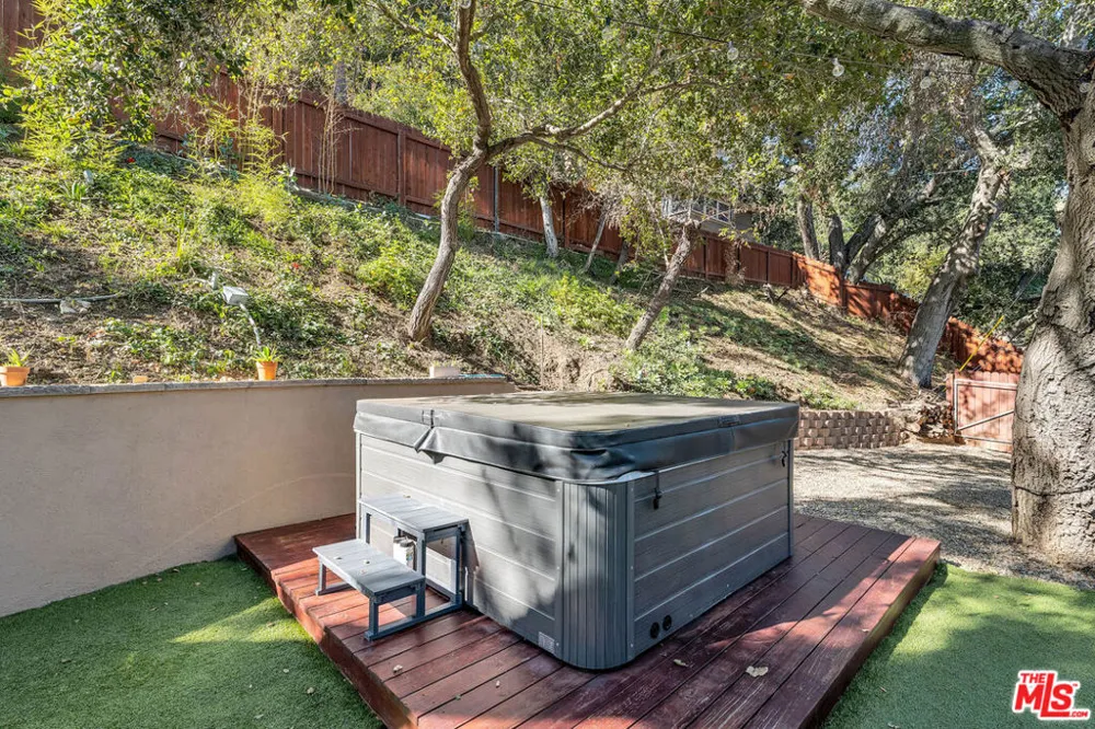 21832 Canon Drive Topanga, CA 90290