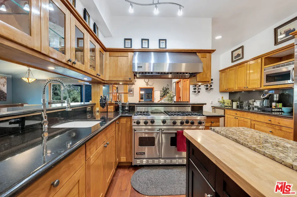 21832 Canon Drive Topanga, CA 90290