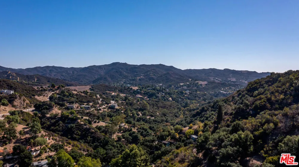 21832 Canon Drive Topanga, CA 90290