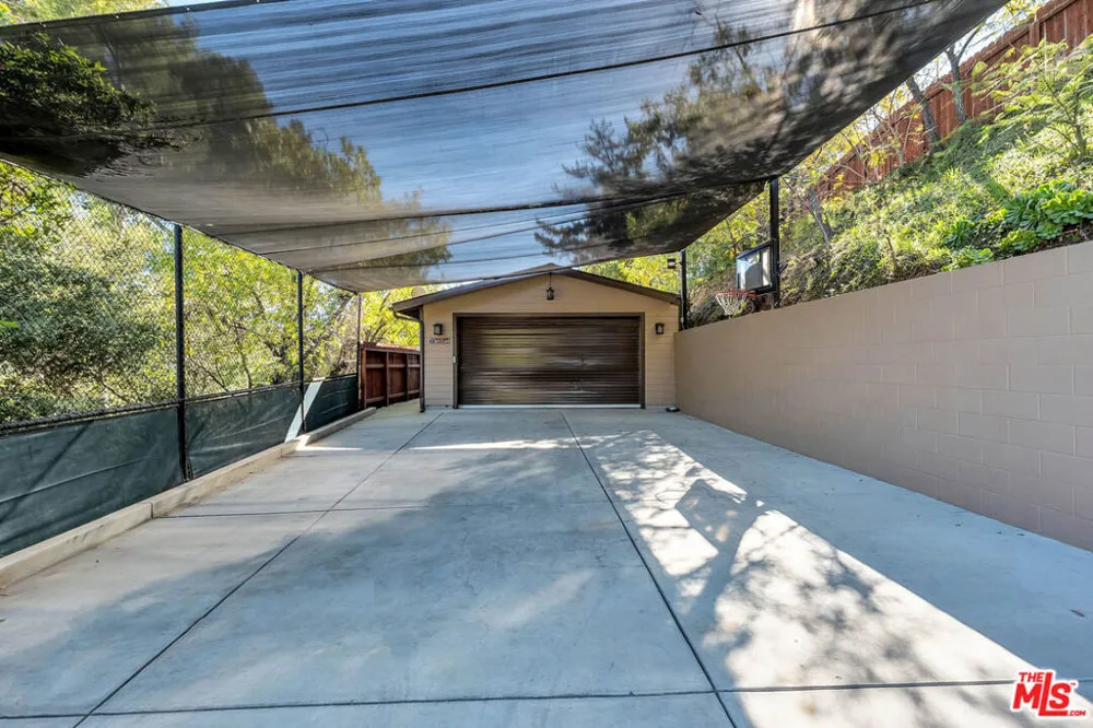 21832 Canon Drive Topanga, CA 90290