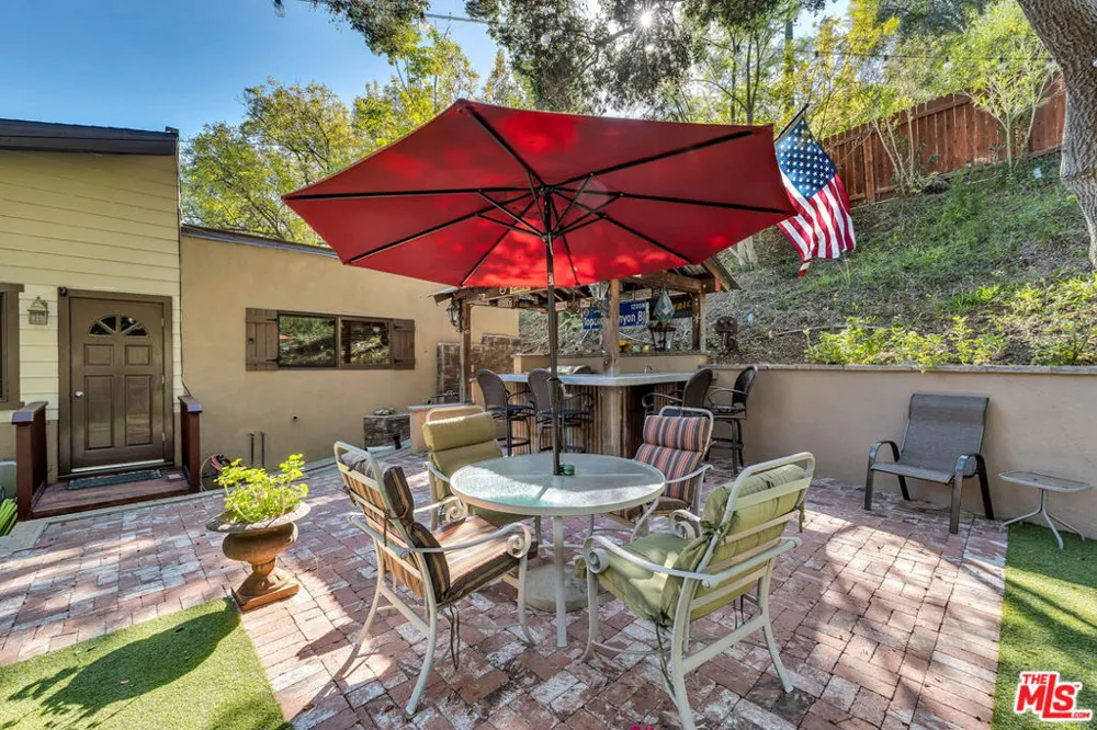 21832 Canon Drive Topanga, CA 90290