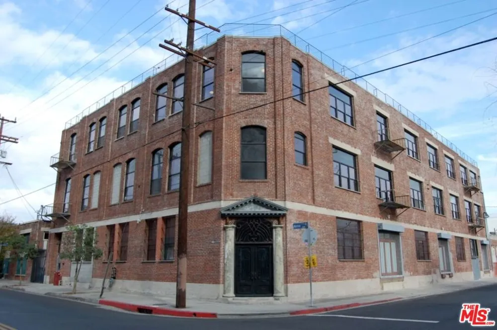652 Mateo Street #305 Los Angeles, CA 90021