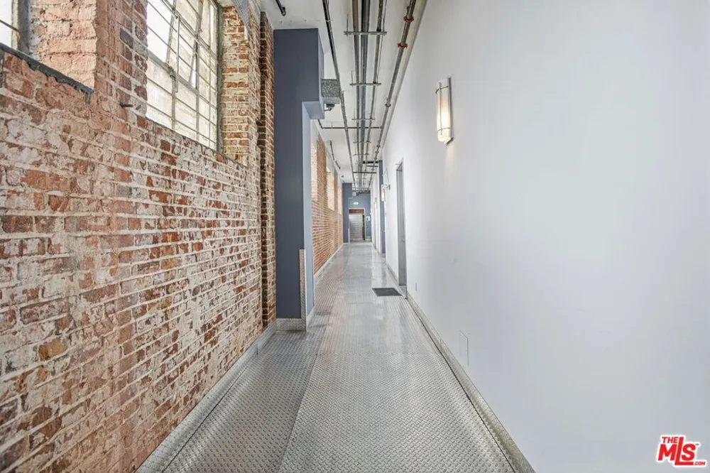 652 Mateo Street #305 Los Angeles, CA 90021