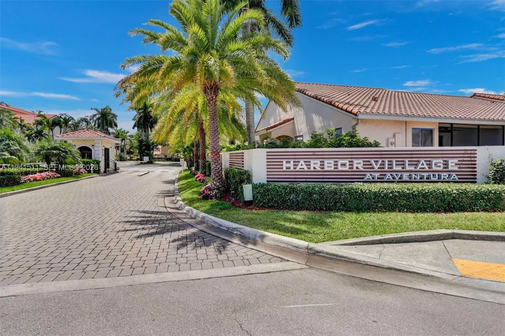 21150 Jib Ct #J12 Aventura, FL 33180