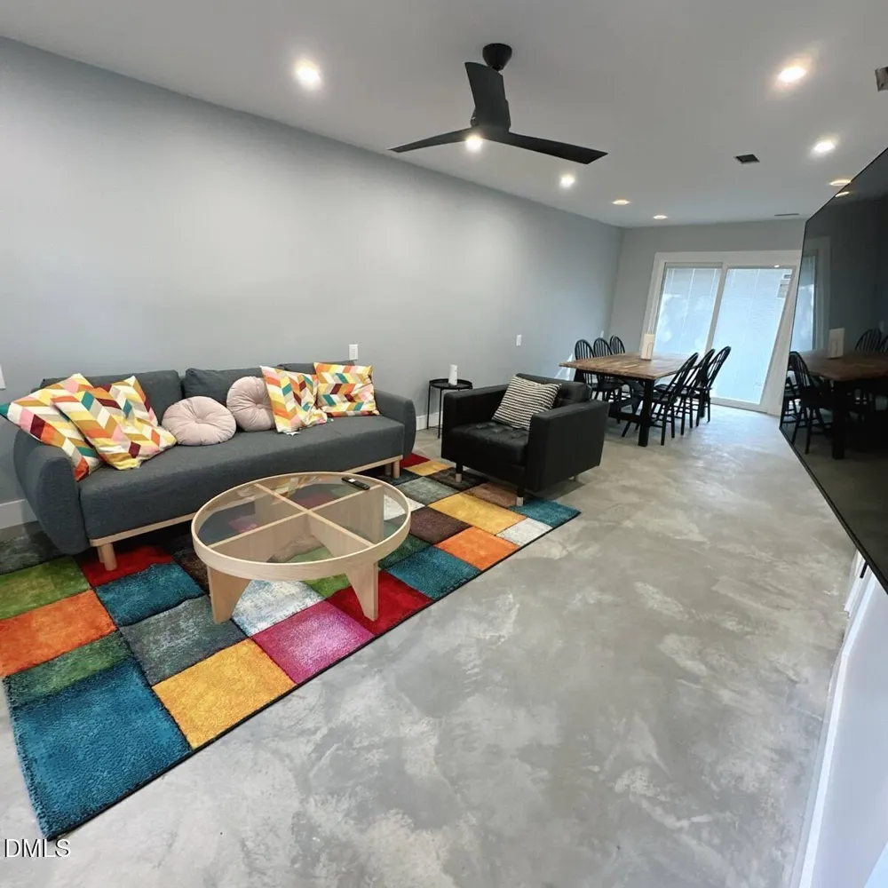 112 Friar Lane Carrboro, NC 27510