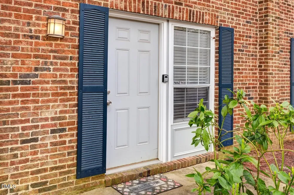 112 Friar Lane Carrboro, NC 27510