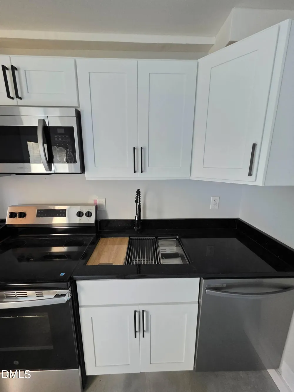 112 Friar Lane Carrboro, NC 27510