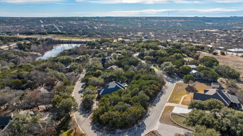 119 Spanish Oaks Trail Glen Rose, TX 76043