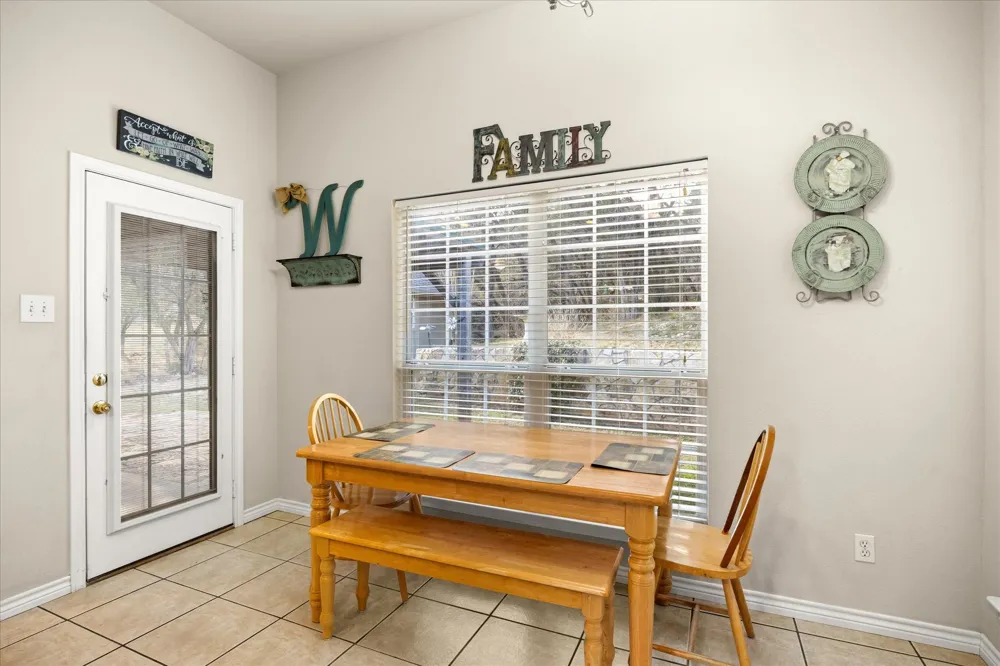 119 Spanish Oaks Trail Glen Rose, TX 76043