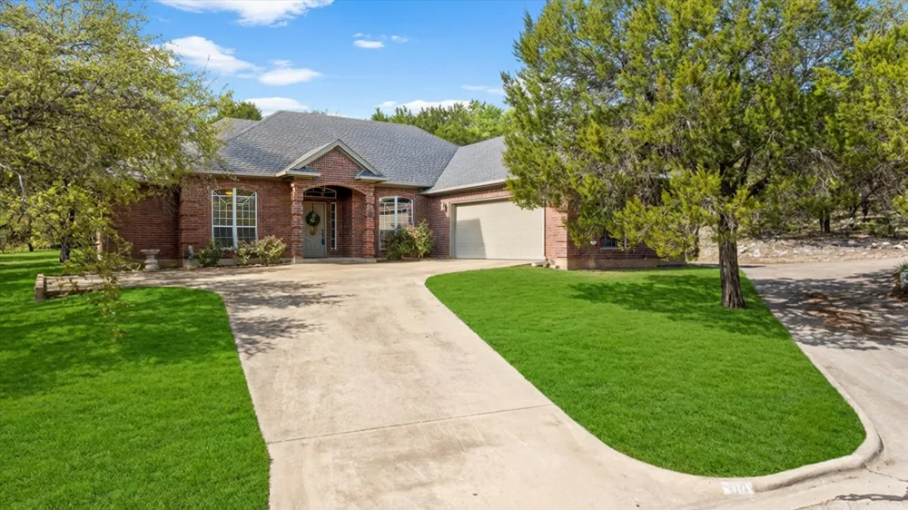 119 Spanish Oaks Trail Glen Rose, TX 76043