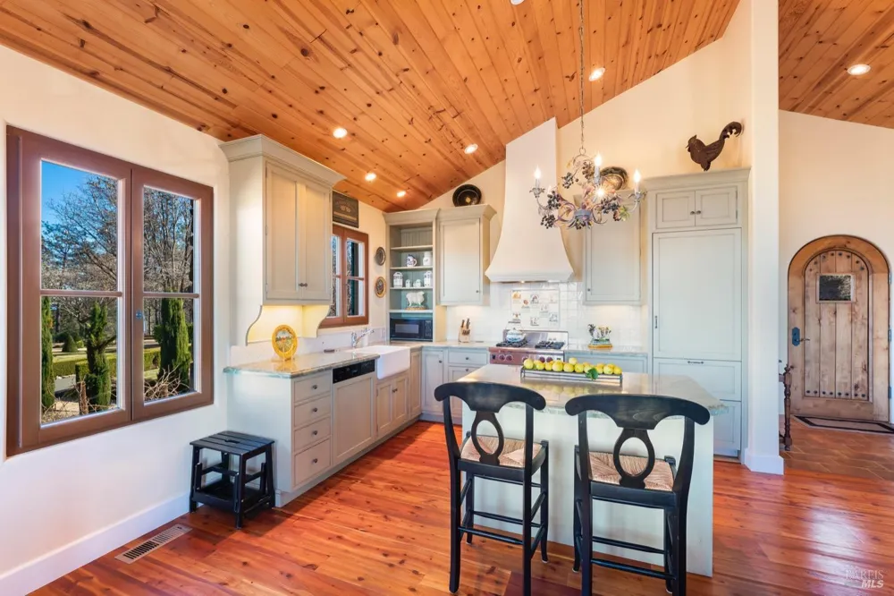 2110 Diamond Mountain Road Calistoga, CA 94515