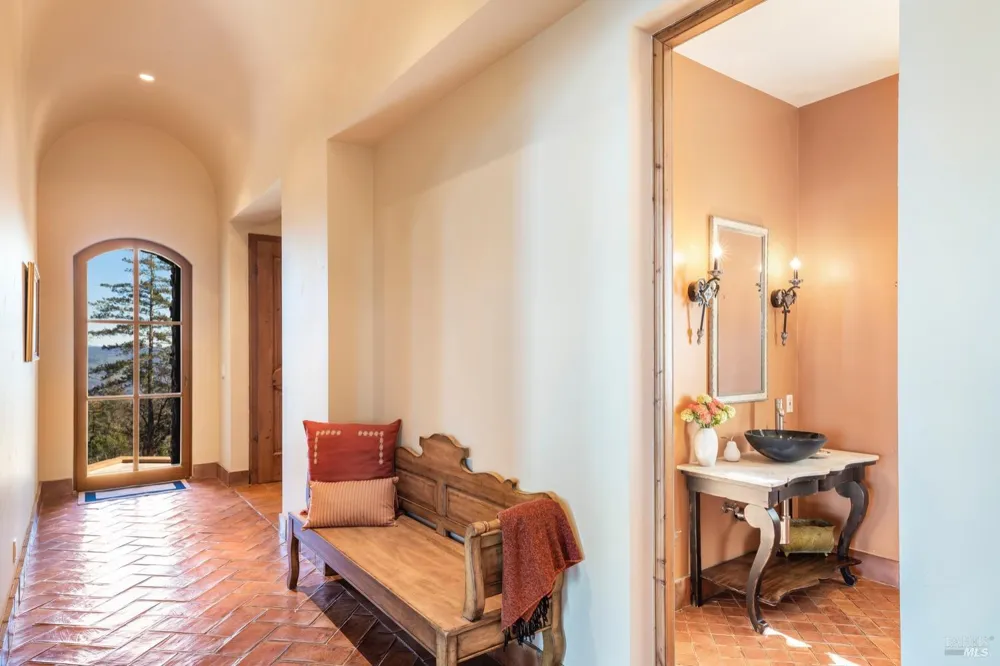 2110 Diamond Mountain Road Calistoga, CA 94515
