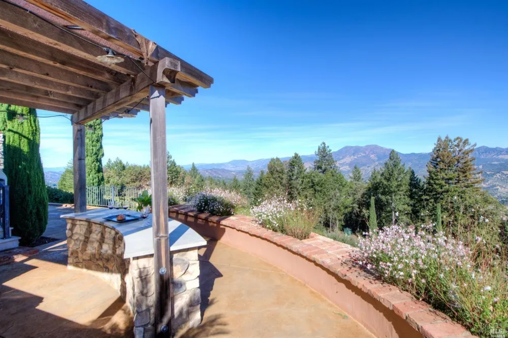 2110 Diamond Mountain Road Calistoga, CA 94515