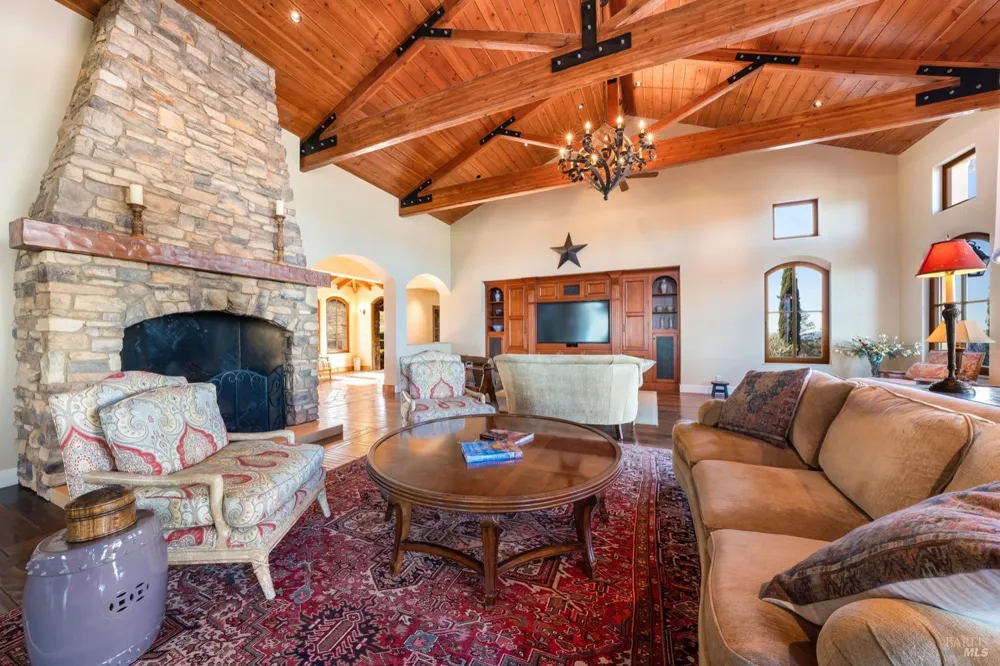 2110 Diamond Mountain Road Calistoga, CA 94515