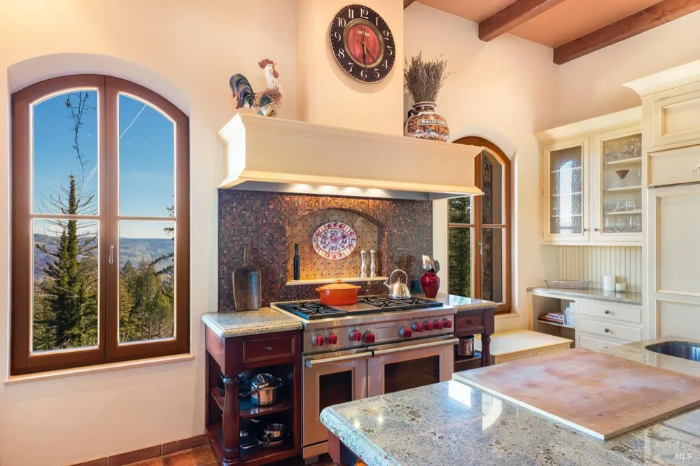 2110 Diamond Mountain Road Calistoga, CA 94515