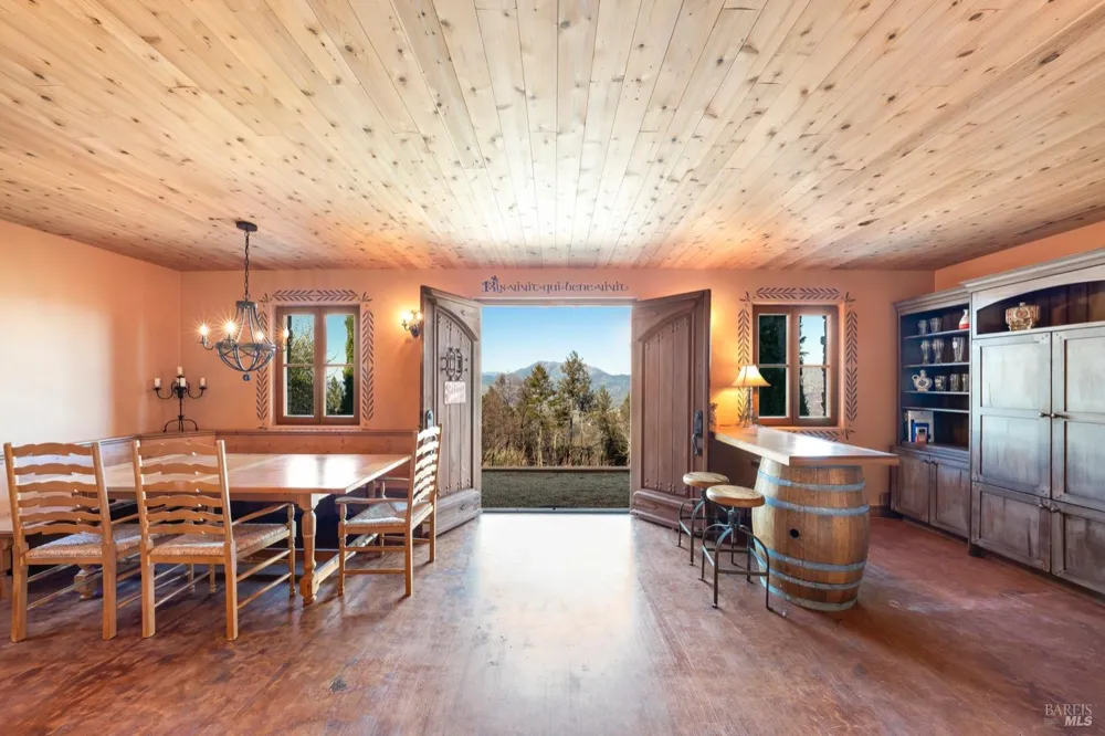 2110 Diamond Mountain Road Calistoga, CA 94515