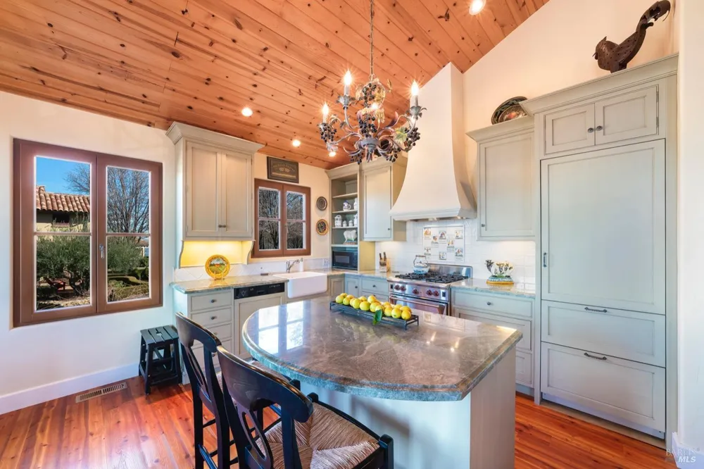 2110 Diamond Mountain Road Calistoga, CA 94515