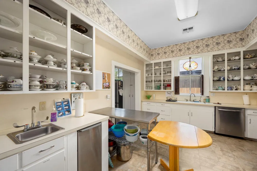 1118 Prairie Street Columbus, TX 78934